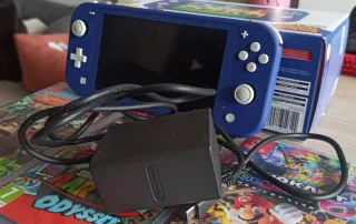 Nintendo Switch Lite + 3 juegos