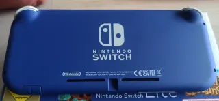 Nintendo Switch Lite + 3 juegos