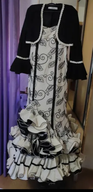 Vestido Flamenca Blanco y Negro