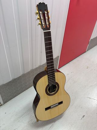 Guitarra CARO FPL 16 N amplificada + ESTUCHE