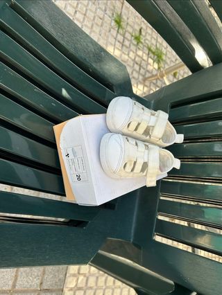 Zapatillas lona bebé respetuosas marca Blanditos