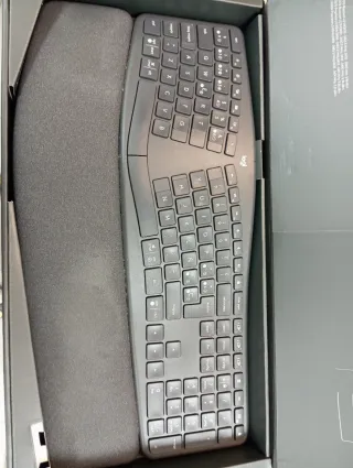 Teclado Logitech Ergo K860 Inalámbrico con seguro