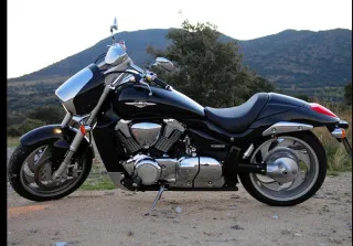 Tapa Suzuki Intruder M1800R Negra