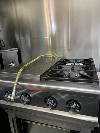 Cocina industrial 4 fuegos a gas de sobremesa