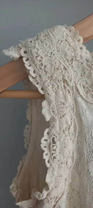 Vestido de encaje Zara