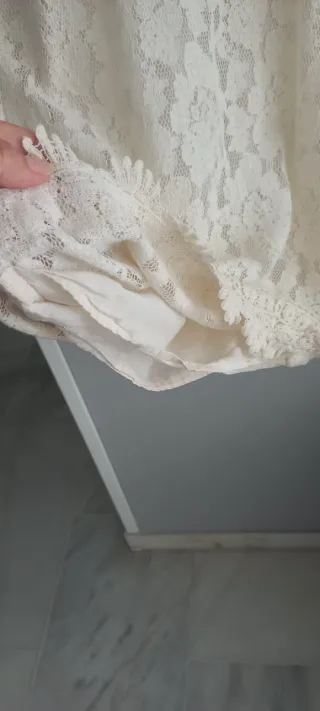 Vestido de encaje Zara