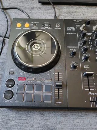 Controlador DJ Pioneer DDJ-400