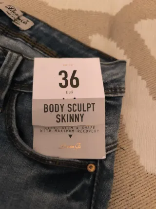 Vaqueros de niña de licra y pitillo