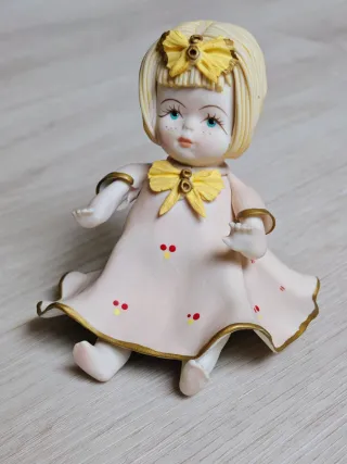 Bimba Capodimonte bionda in ceramica