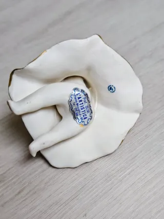 Bimba Capodimonte bionda in ceramica