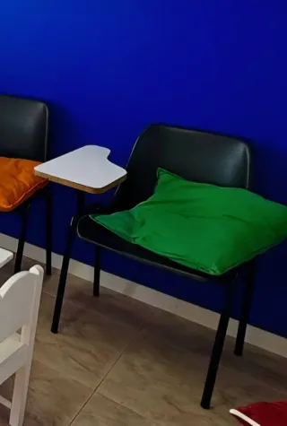 Sillas de academia con pala de escritura