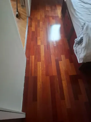Suelo de madera maciza