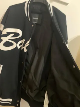 Giubbino stile college nero e bianco