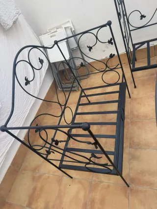 Conjunto de jardín metálico y cristal