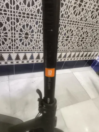 Patinete  Xiaomi en buen estado y con cargador