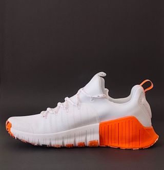 42.5 - Nike Free Metcon 6 - White/Safety Orange
