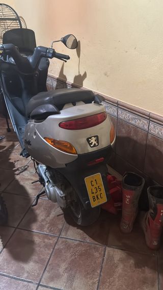 Maxi Scooter Peugeot Plata