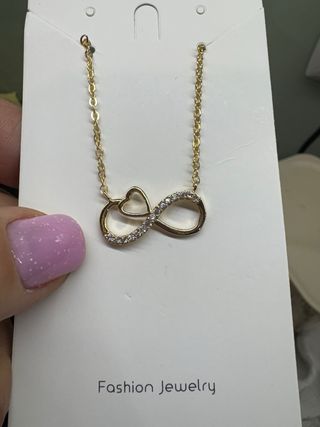 Colar Dourado Infinito com Coração