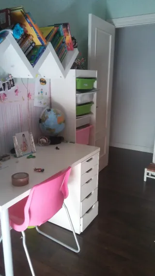 Litera juvenil color beige y blanco