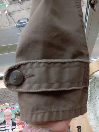 Gabardina corta marrón S