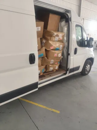 Mudanzas y Portes Económicos: Rápidos y Seguros