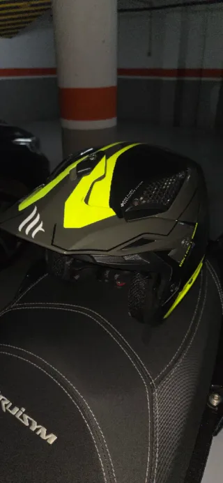 2 Cascos Semiabiertos MT Helmets