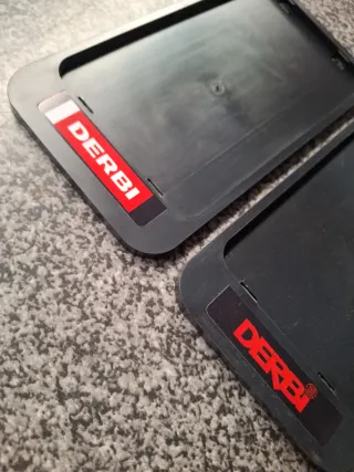 Portamatriculas Derbi