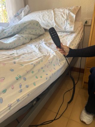 Cama articulada elevable con mando
