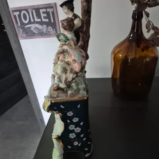 Reloj de sobremesa de porcelana vintage 1959