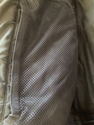 Anorak de esquí blanco y rojo