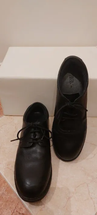 Zapatos ZARA Piel Negro Talla 39