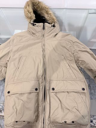 Chaqueta Pull&Bear Beige con Capucha