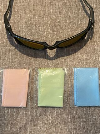 Gafas Oakley Rojas y Plateadas