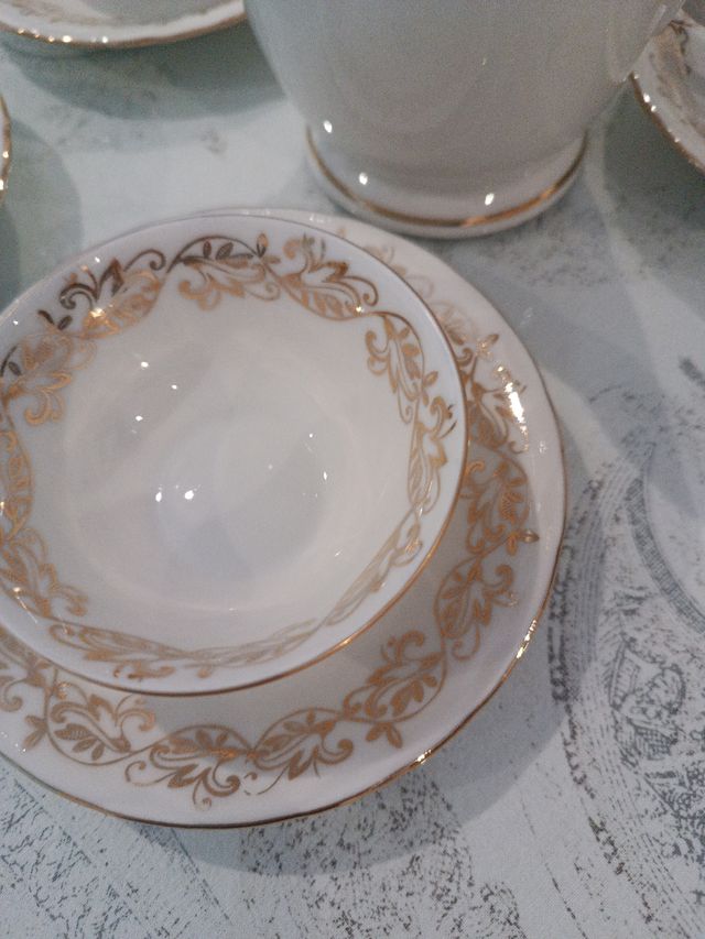 Juego de café Limoges blanco y dorado