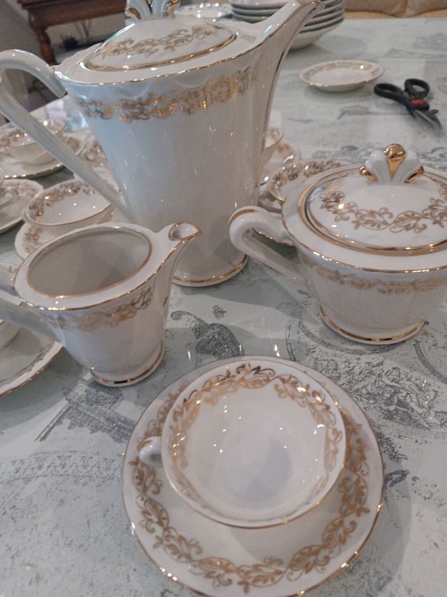 Juego de café Limoges blanco y dorado