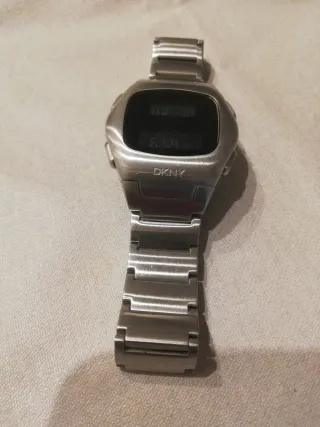 Reloj digital DKNY Digital Plateado