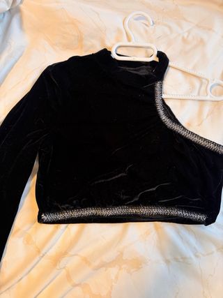 Top Negro Terciopelo Asimétrico