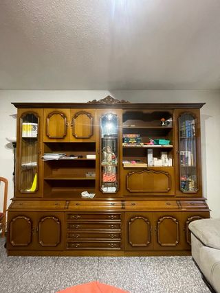 Mueble biblioteca madera y cristal
