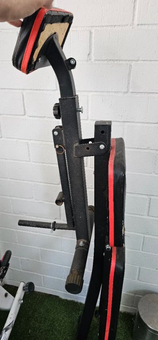 Banco de pesas para abdominales y bíceps