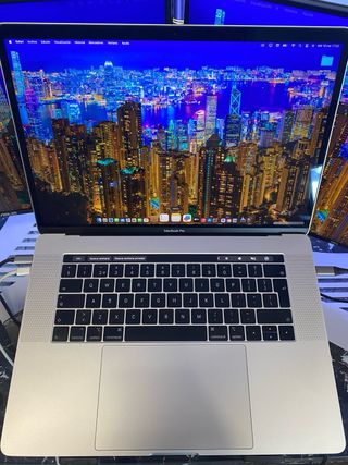 MacBook Pro 2018 Plata