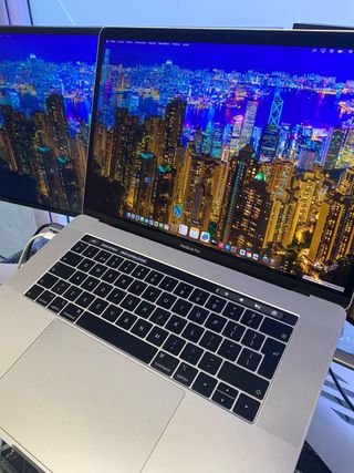 MacBook Pro 2018 Plata