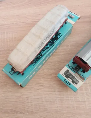 Locomotora y 3 vagones Marklin H0