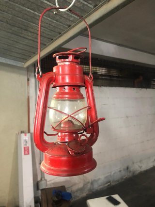 Lanterna a olio rossa
