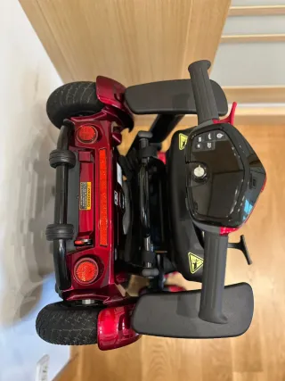 Scooter de movilidad reducida plegable