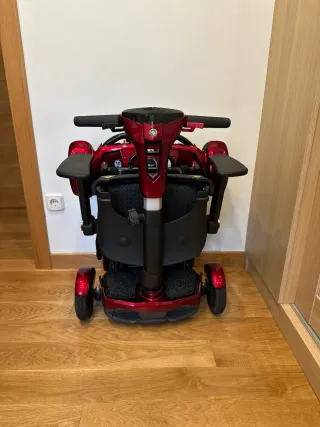 Scooter de movilidad reducida plegable