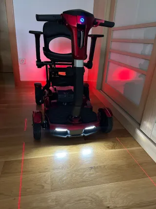 Scooter de movilidad reducida plegable