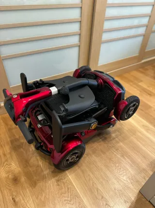 Scooter de movilidad reducida plegable