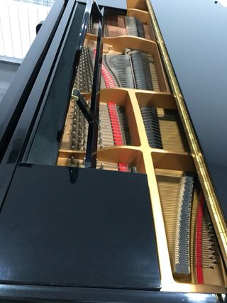 Piano Yamaha Negro