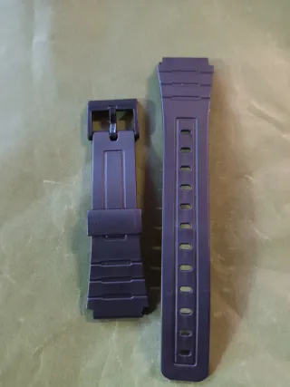 Reloj Casio con correa de malla plateada