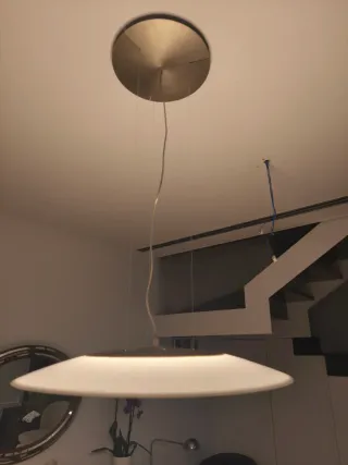 Làmpara de techno diseño.